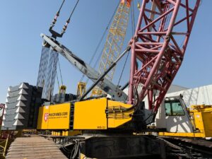 DEMAG CC2600 crawler crane